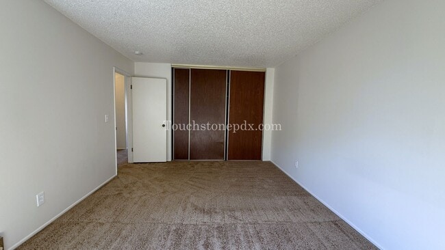 Building Photo - Charming 1-Bedroom Apartment in the Heart ...