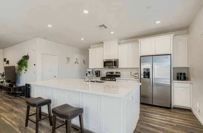 Foto del edificio - 3746 Etendre Ct