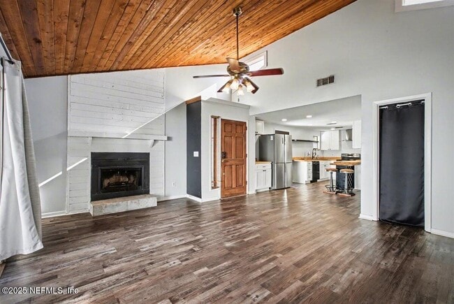 Building Photo - 1569 Arcadia Dr