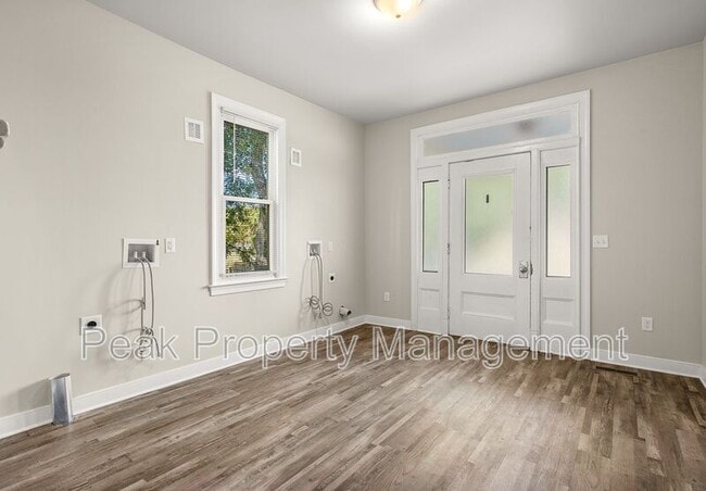 Building Photo - 2 Dundee Ave