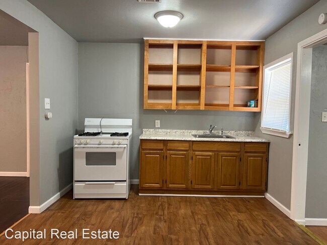 Building Photo - 2 br, 1 bath House - 913 N Lilac Ln.