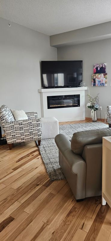 Building Photo - 2201 Village Ln