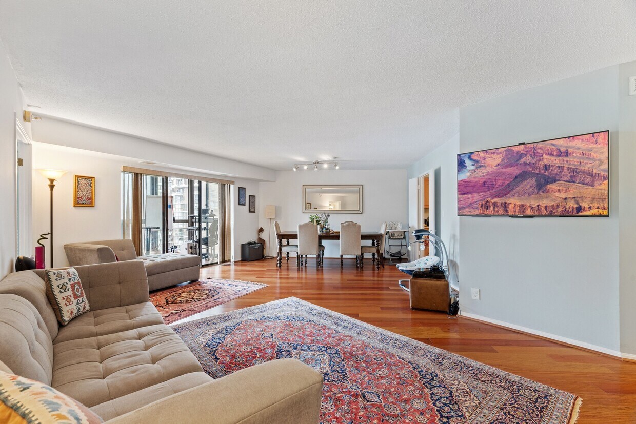 Foto principal - 1600 N Oak St