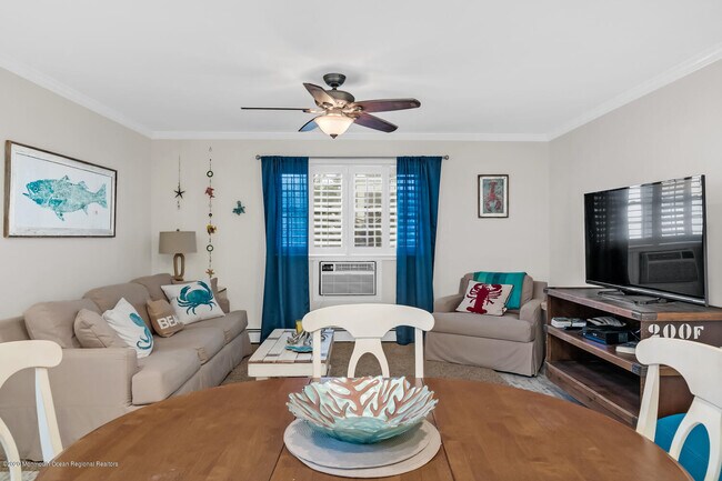 Foto del edificio - 709 Ocean Ave N