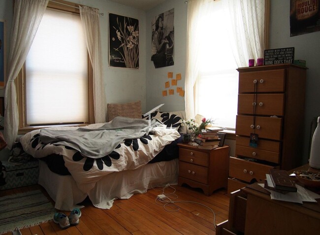 Foto del edificio - Beautiful 4 Bed available for 9/1