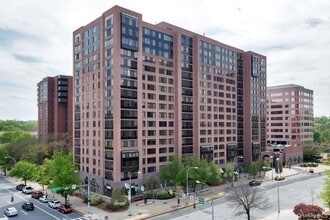 Building Photo - 4 Martine Ave