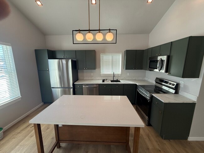 Building Photo - 175 Finn Ln