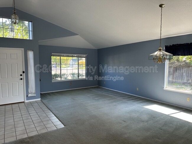 Foto del edificio - 5926 Palm Springs Ct