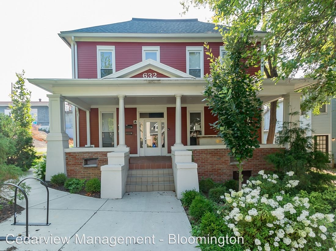 Primary Photo - 632 N College Ave