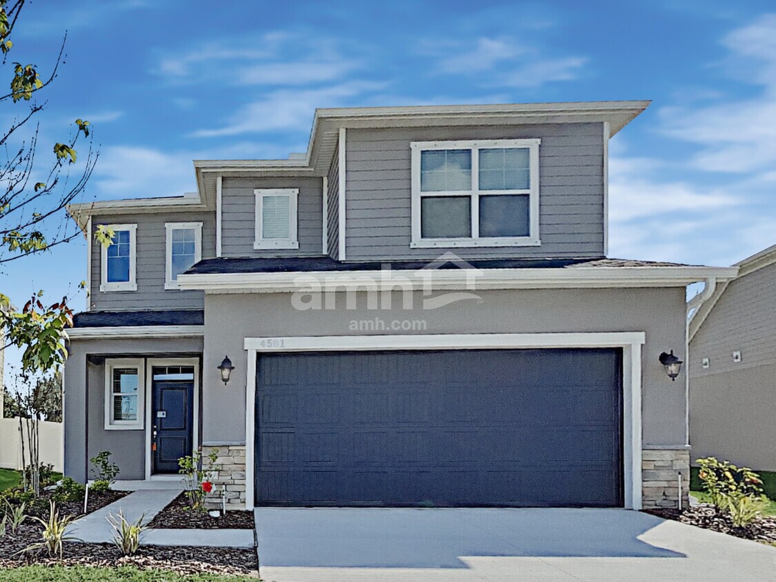 Primary Photo - 4501 Reisswood Loop