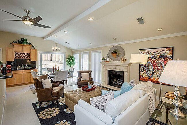 Building Photo - 1723 El Verano Way