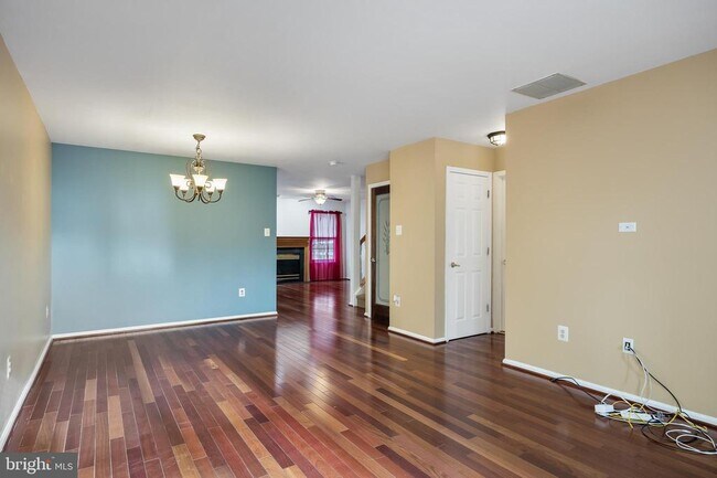 Building Photo - 67 Hearthstone Ln