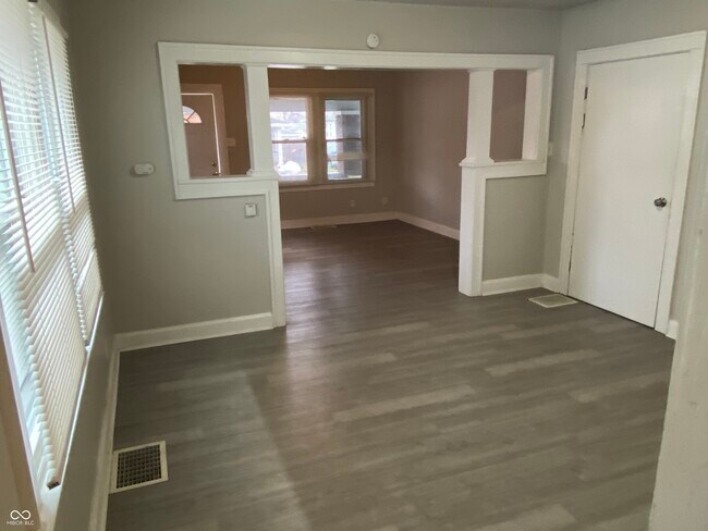 Foto del edificio - 1335 N Ewing St