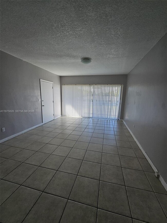 Foto del edificio - 2201 NE 172nd St