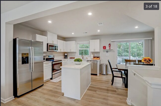 Foto del edificio - 1001 Cyprus Ct