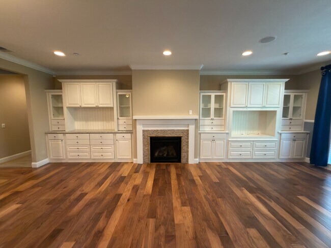 Building Photo - Modern 2BR/2BA Condo in Willow Glen Place Near Downtown San Jose. 2 Secured Parking Spots. Underg...