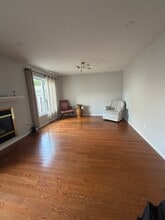 Building Photo - 5 Marabrooke St