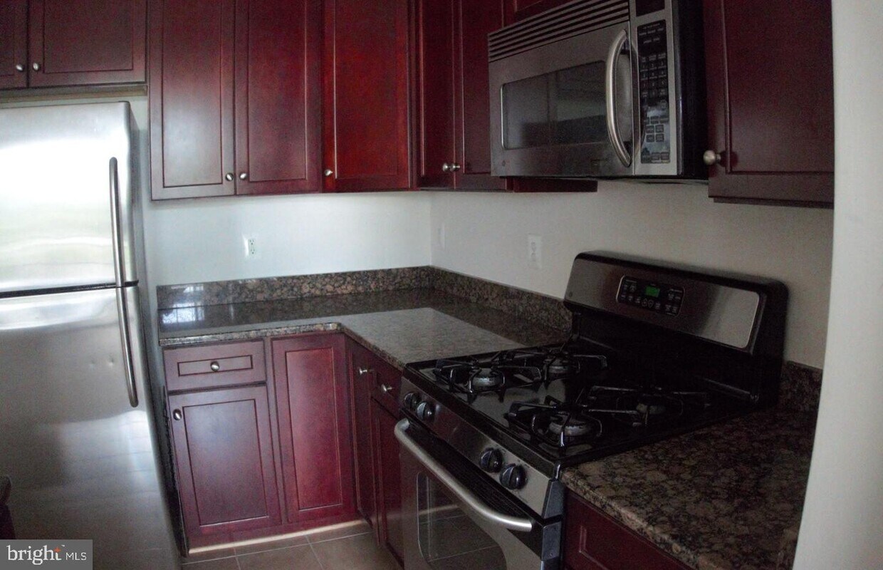 Foto principal - 9000 Lorton Station Blvd
