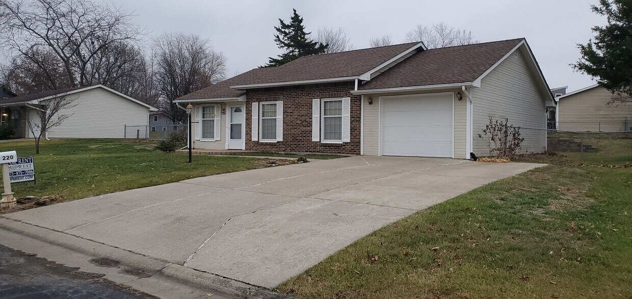 Foto principal - 3 bd, 2 ba E Columbia, Sunrise Estates, ne...