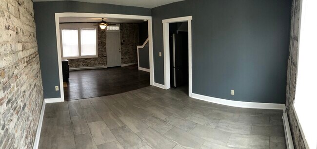 Comedor - 262 S Green St