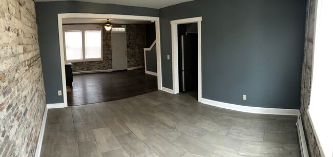 Dining room - 262 S Green St