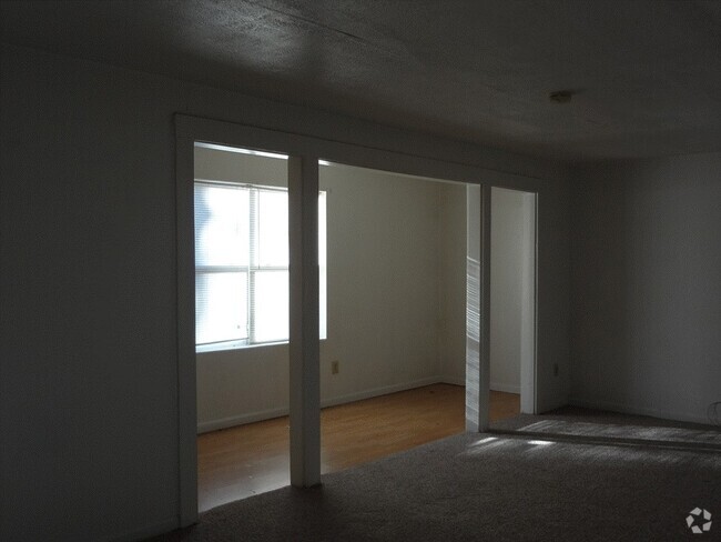 Building Photo - 6332 Igo Rd