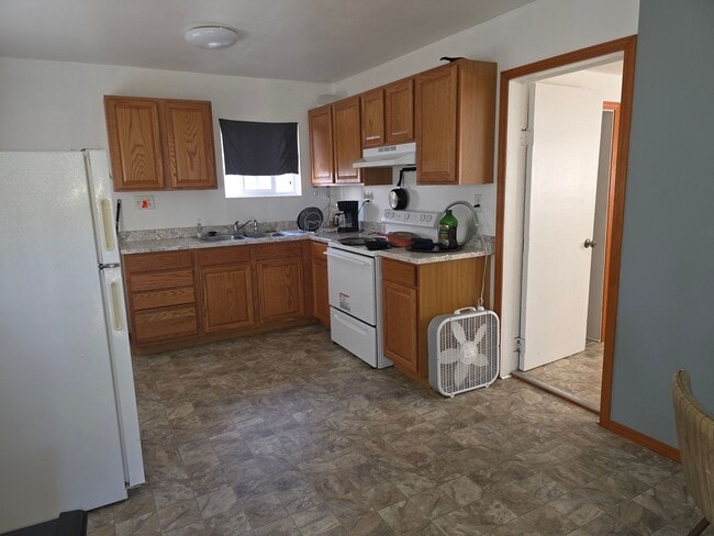 Building Photo - Cute One Bedroom Home