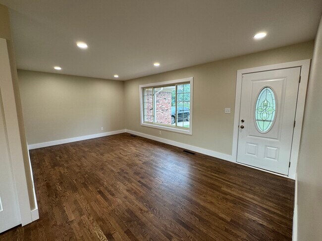 Foto del edificio - 10030 Shadybrook Ln