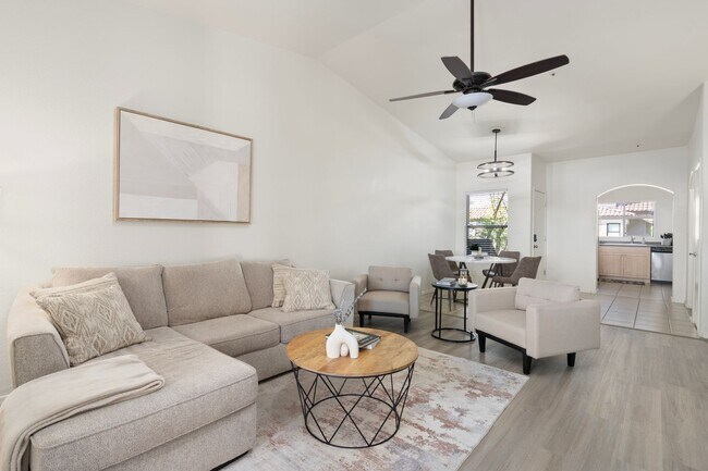 Building Photo - Scottsdale Condo!