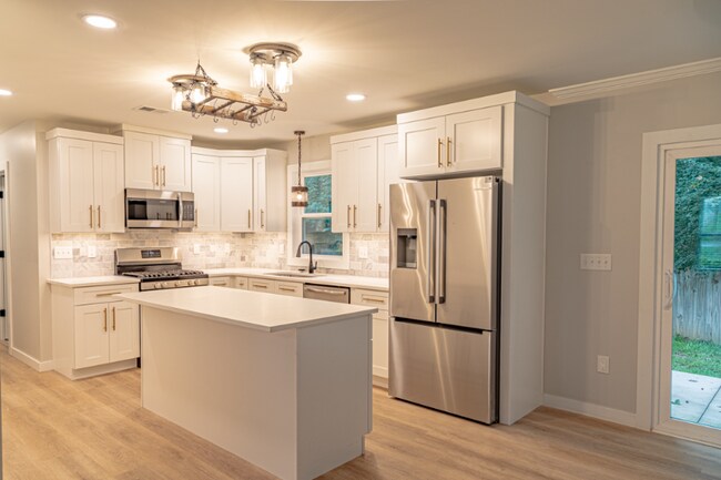 Foto del edificio - 122 Hunters Woods Dr