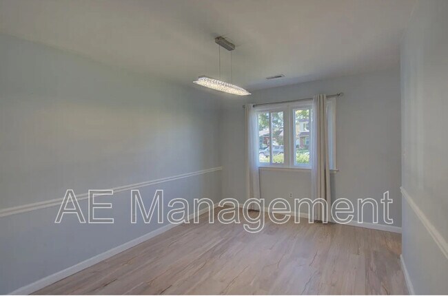 Foto del edificio - 1373 Coral Pl