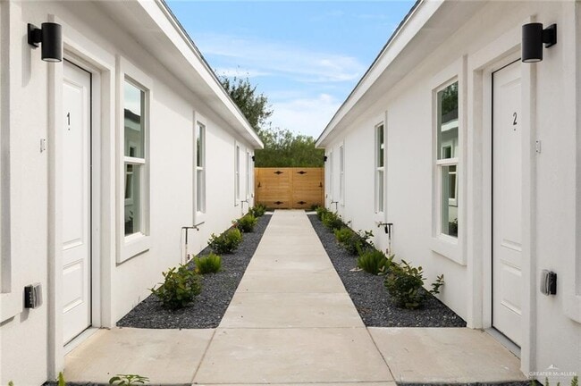Building Photo - 3519 S Dominique Dr