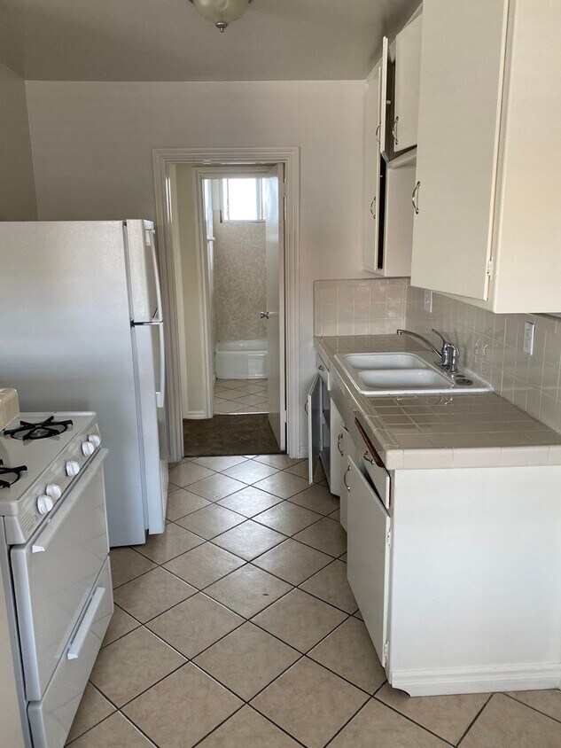 Foto del edificio - Cozy one bedroom one bathroom apartment with pool.