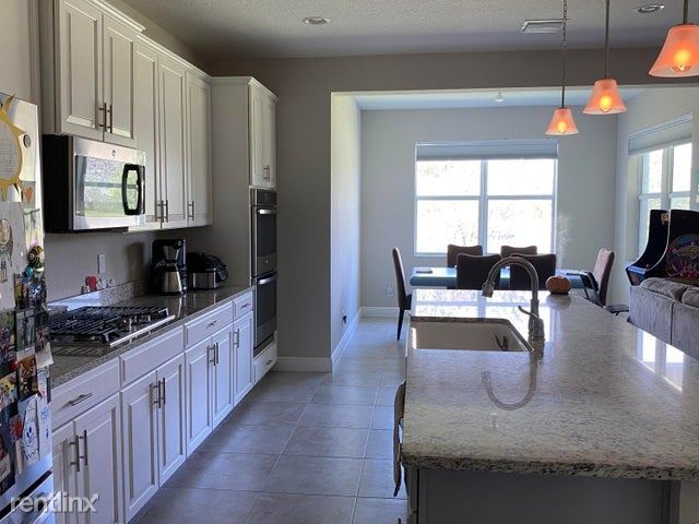 Foto del edificio - 4 br, 3.5 bath House - 915 Sweetgrass St