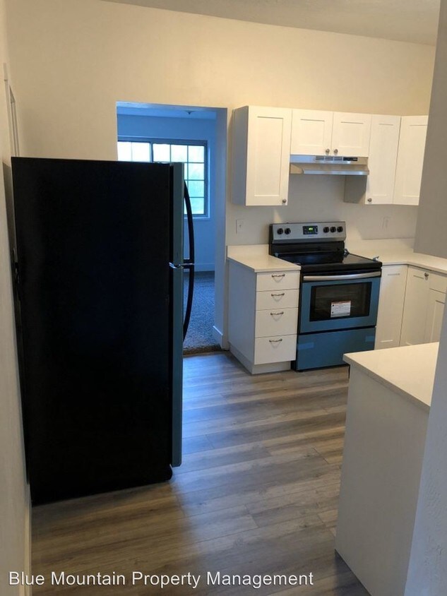 Primary Photo - 7 br, 2 bath House - 2719 Madison Ave