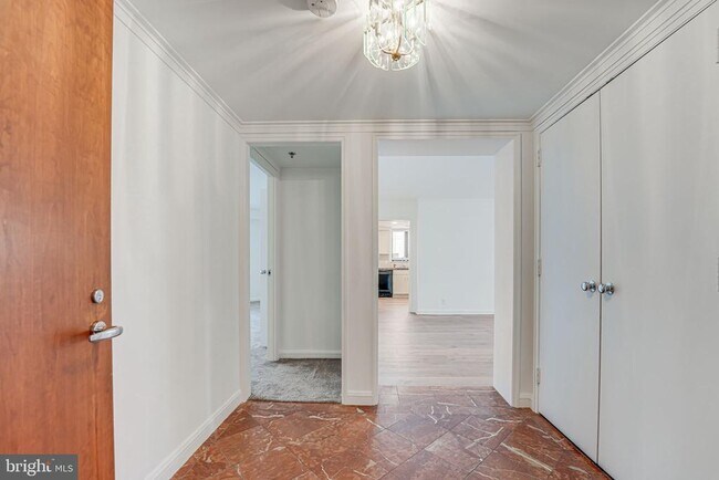 Foto del edificio - 4801 Hampden Ln