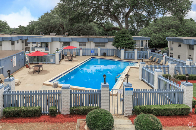 Building Photo - Rolling Hills Apartments