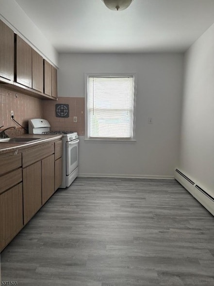 Building Photo - 824 Bayway