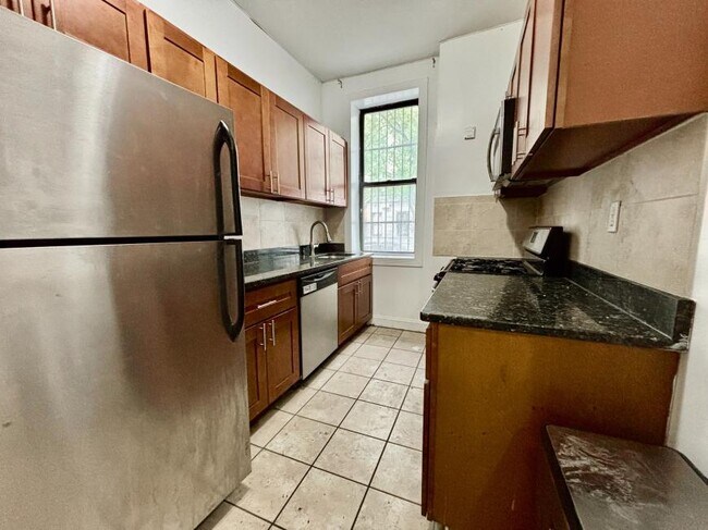 Foto del edificio - 4 bedroom in NEW YORK NY 10032
