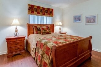 Building Photo - 1809 Debarry Ave