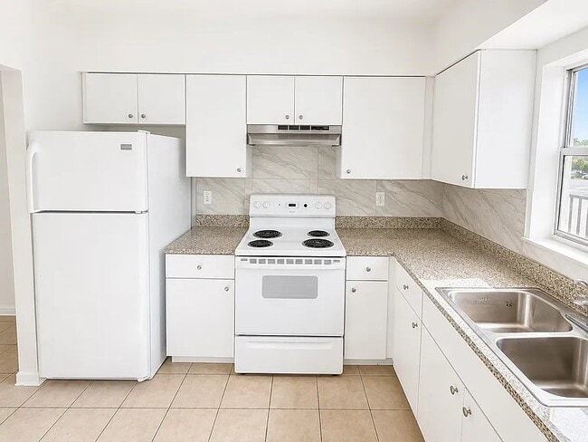 Building Photo - 3701 SW 59th Terrace