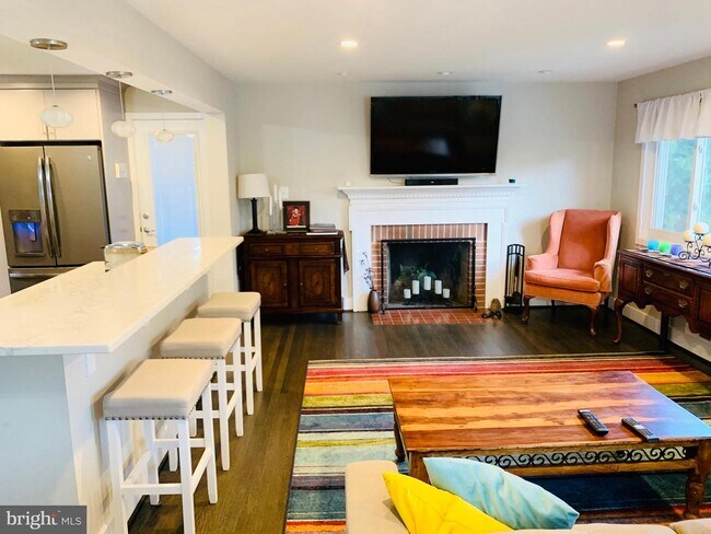 Foto del edificio - 5807 Maiden Ln