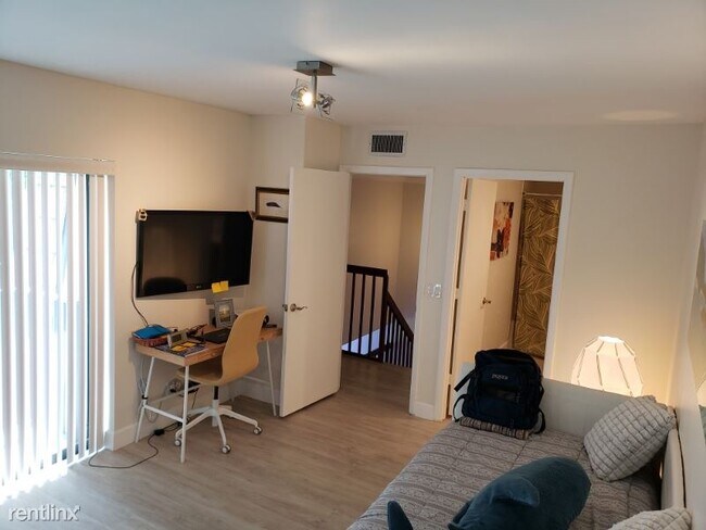 Foto del edificio - 2 br, 2.5 bath Townhome - 2577 garden court