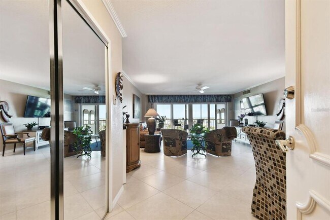 Foto del edificio - 10355 Paradise Blvd