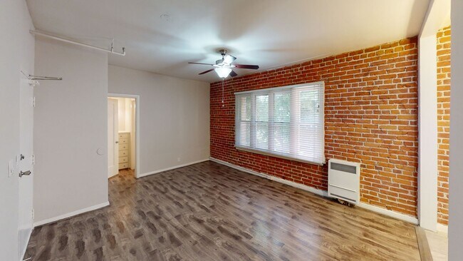 Interior Photo - Chateau Hollywood