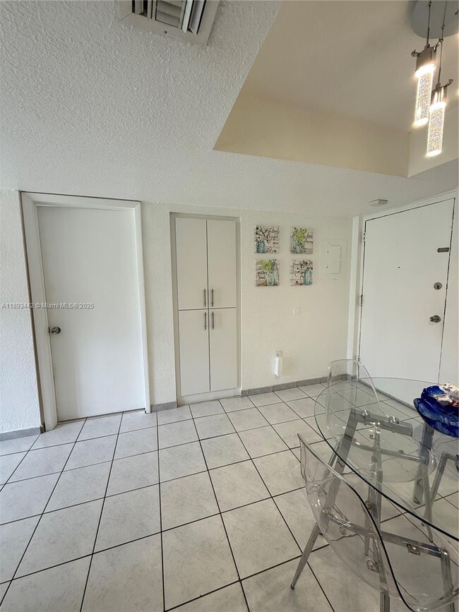 Foto del edificio - 8000 SW 149th Ave