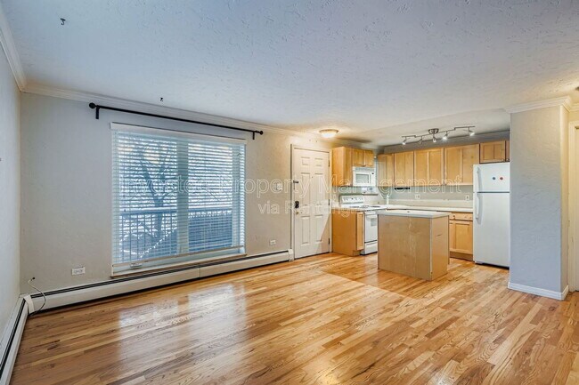 Foto del edificio - 1243 Vine St