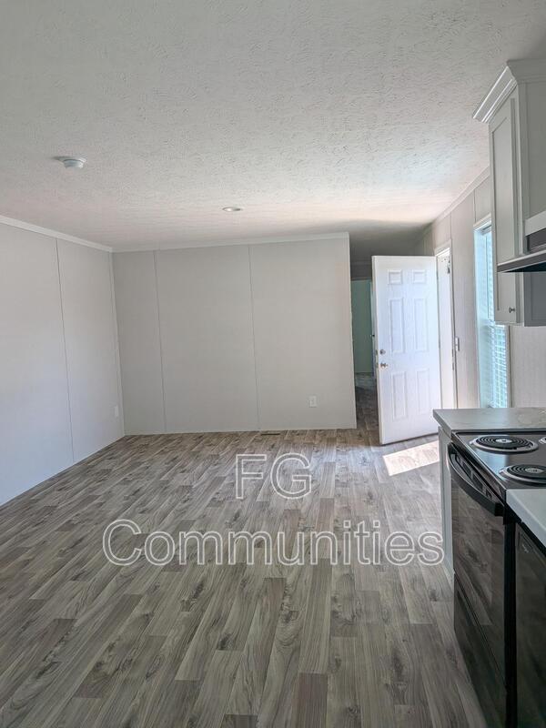 Building Photo - 35 Brookdale Rd