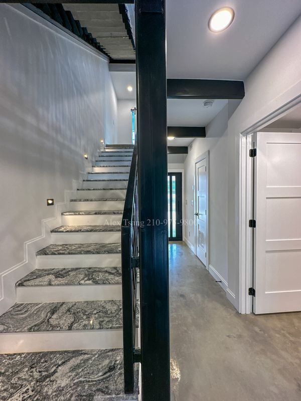 Foto del edificio - 218 S Olive St