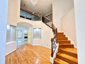 Building Photo - 2819 Lake Shore Harbour Dr